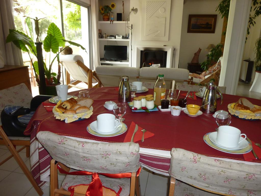 La Genestiere Bed & Breakfast Clermont-lʼHérault Eksteriør bilde